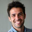 Retrato de Carlos Gómez, cliente satisfecho